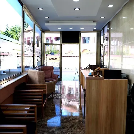 Opalin ホテル *
